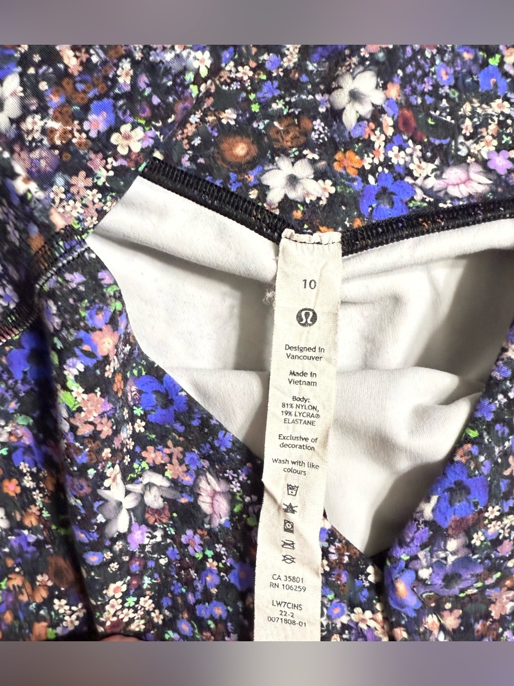 lululemon athletica Black Floral Performance Bike Shorts - Picture 2 of 7